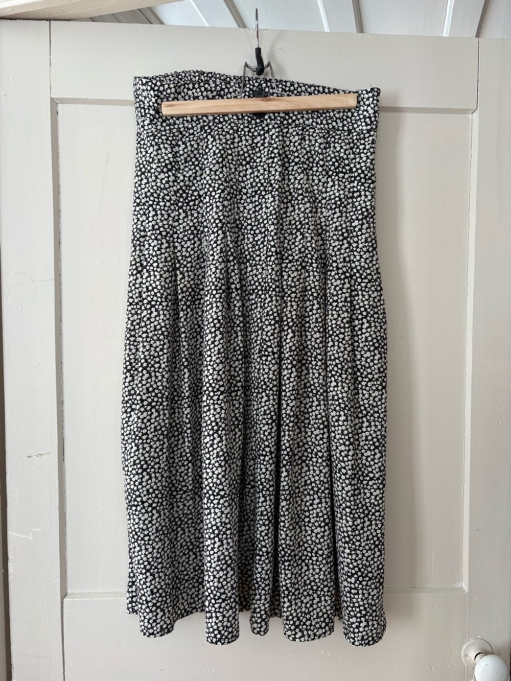 H&M high waisted skirt